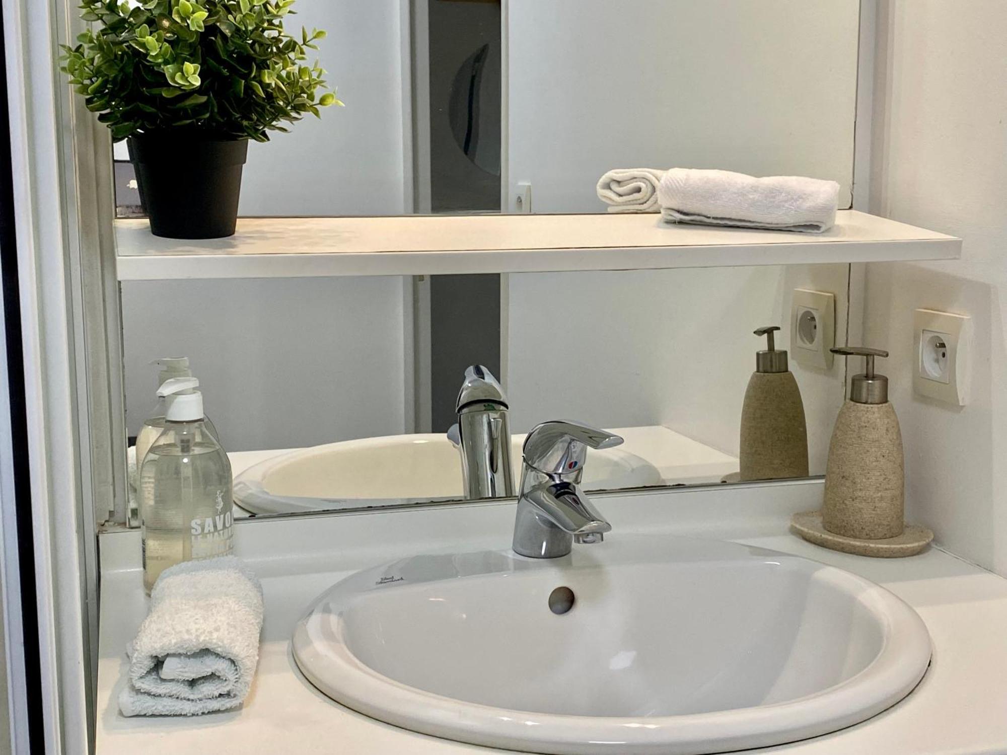 Appartement, Confort, Parking, Terrasse Dinan Buitenkant foto